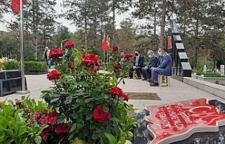 Şehit Aybüke öğretmen mezarı başında anıldı