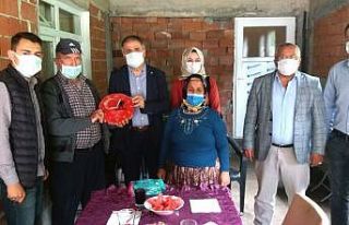 Şehit babalarına anlamlı ziyaret