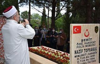 Şehit Polis Topsakal mezarı başında anıldı