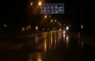 Sel nedeniyle kapanan Amasya-Erzincan karayolu trafiğe...