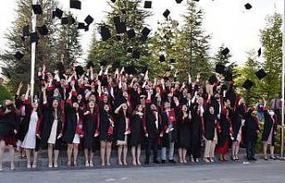 Selçuk Üniversitesi Tıp Fakültesinden 173 öğrenci...