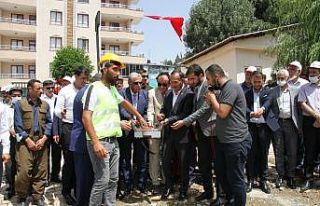 Şemdinli Belediyesi hizmet binasının temeli atıldı