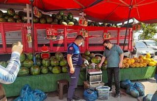 Semt pazarlarında terazi denetimi