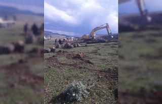 Şenkaya Belediyesi’nden çiftçiler için yoğun...