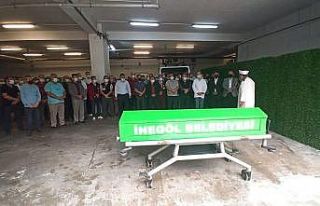 Sevilen sağlık memuruna veda