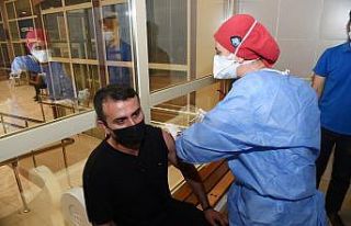Seyhan Belediyesi çalışanlarının ilk doz aşıları...