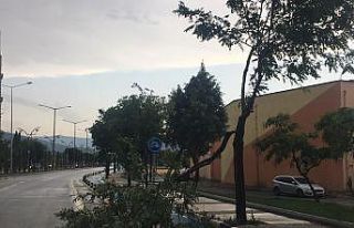 Şiddetli fırtına ve yağışın olumsuzluklarına...