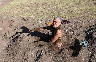 Şifayı kum banyosunda buluyorlar