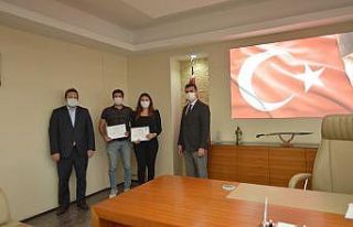 Sigarayı bırakarak başarı belgesi aldılar