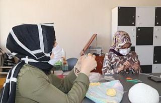 Siirt Belediyesi vatandaşlarla meslek ve hobi kazandırıyor