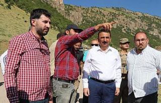 Siirt Valisi Hacıbektaşoğlu yol yapım çalışmalarını...