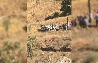 Siirt’te araç şarampole yuvarlandı: 1’ağır,...