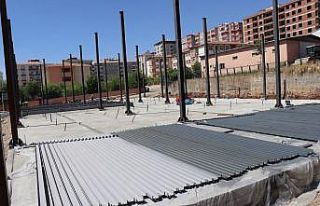 Siirt’te üç ayrı noktada semt pazarları yapım...