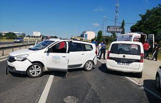 Silivri’de iki araç çarpıştı: 3 kişinin yaralandığı...