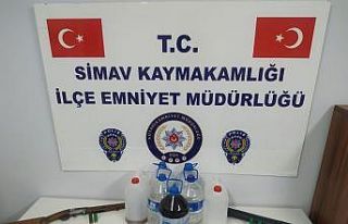 Simav’da kaçak alkol operasyonu