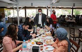 Sınav öncesi moral yemeğinde buluştular