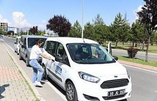 Sınava geç kalan öğrencilerin yardımına Melikgazi...