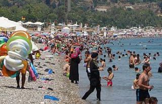 Sınavdan çıkan dünyaca ünlü sahile koştu