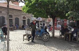 Sındırgı’da aylar sonra kepenk açan esnaf memnun