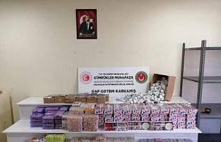 Sınırda çok sayıda hediyelik eşya ele geçirildi