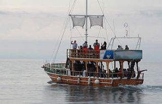 Sinop’ta gezi tekneleri hizmete başladı