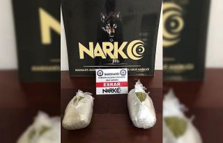 Sırt çantasından 1,5 kilo uyuşturucu çıktı
