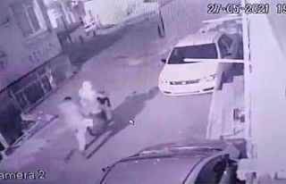 Şişli’de motosikleti iterek çalan şüpheliler...