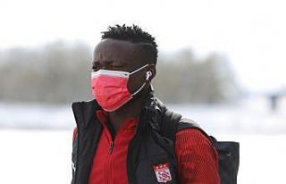 Sivasspor’da Casimir Ninga takımdan ayrılıyor