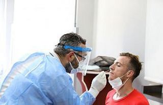 Sivassporlu futbolcular kamp öncesi Covid-19 testinden...