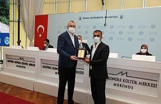 Sokak hayvanlarına özel ciğer kebaba ödül