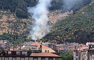Spil Dağı’nda çıkan yangın korkuttu
