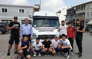 Sporcuları Başkan Şahin uğurladı