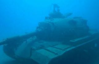 Su altındaki 45 tonluk tank dalış turizminin gözdesi...