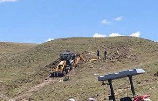 Su hattı çekerken üzerine toprak göçen şahıs...