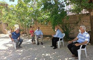 Süleyman Kılınç, ekinleri yanan çiftçileri ziyaret...