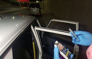 Şüpheli otomobilden uyuşturucu ele geçirildi