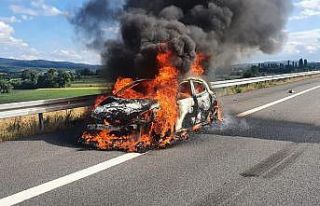 Susurluk’ta seyir halindeki otomobil yandı