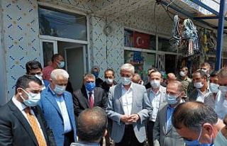 Susuzlular AK Parti milletvekillerini bağrına bastı