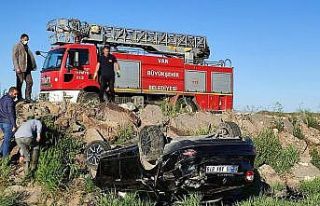 Takla atan otomobil kanala uçtu: 1 yaralı