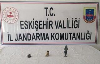 Tarihi eserleri satmak isteyen 4 kişi jandarmaya...