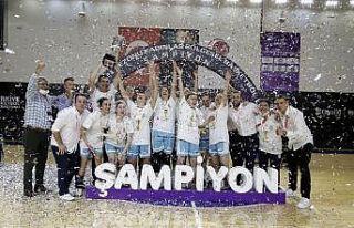 Tarsus Belediyesi Kadın Basketbol Takımı şampiyon...