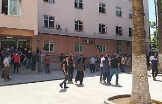 Tarsus’ta kavgada bıçaklanan genç hayatını...