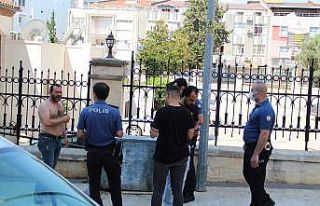 Tartıştığı adamı kulağından vuran transseksüel...