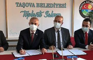Taşova’ya yöresel ürünler pazarı için imzalar...