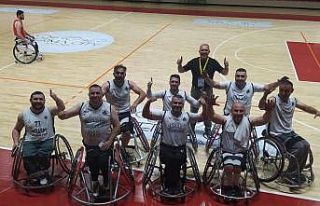 Tekerlekli sandalye basketbol takımı her maçı...