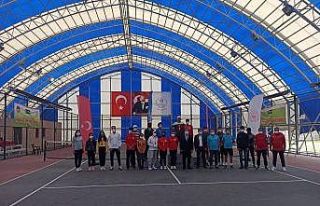 Tenis turnuvasında KBB Spor A.Ş. sporcularından...