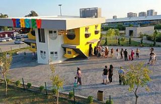 "Ters ev"e ziyaretçi akını