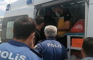 Tırın altında kalan tamirci ölümden döndü
