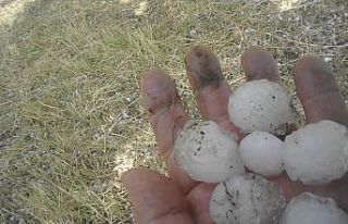 Tokat’a ceviz büyüklüğünde dolu yağdı