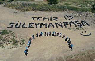 Toplanan çöplerle temiz çevre mesajı